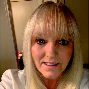 Meet your Posher, Debbie